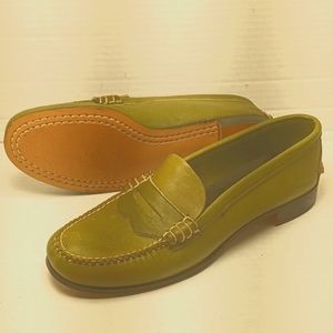 Vintage Original Women's green Penny loafers Made by Sundial Navajo Made in USA